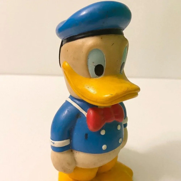 Vintage Donald Duck Coin Bank 6 Inch Tall Figure Missing Bottom Stopper - Picture 2 of 12